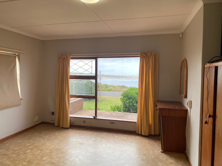 4 Bedroom Property for Sale in Sandbaai Western Cape